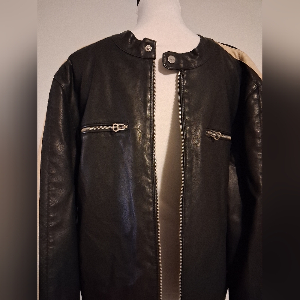 Men's Black Faux Leather Jacket with Striped Sleeves Size XL - Picture 3 of 16
